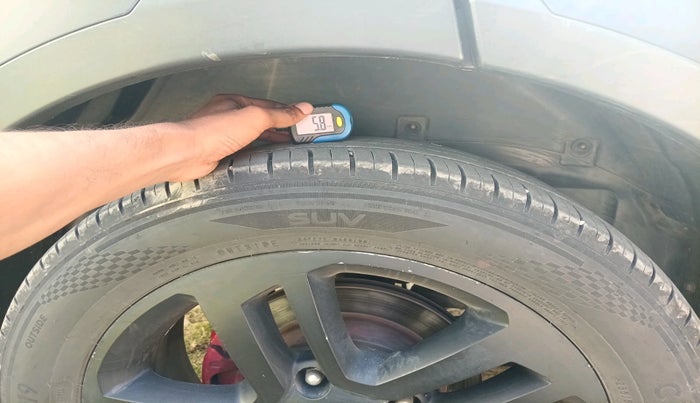 2017 Tata Hexa XTA 4X2 7 STR, Diesel, Automatic, 1,17,561 km, tyre