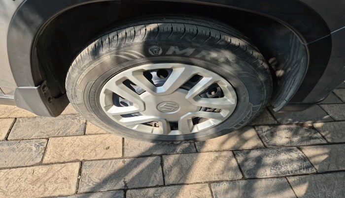 2017 Maruti Vitara Brezza VDI, Diesel, Manual, 78,859 km, tyre