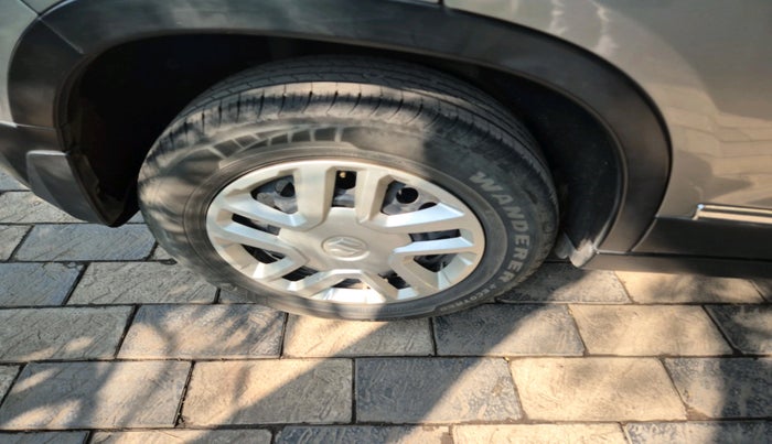 2017 Maruti Vitara Brezza VDI, Diesel, Manual, 78,859 km, tyre