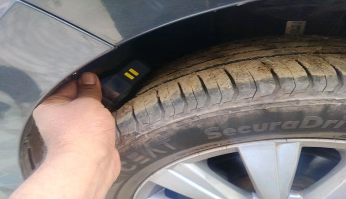 2024 Volkswagen VIRTUS HIGHLINE TSI 1.0 AT, Petrol, Automatic, 6,889 km, tyre