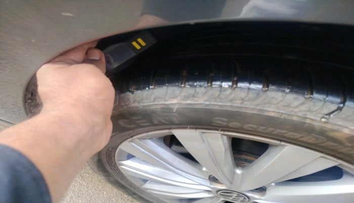 2024 Volkswagen VIRTUS HIGHLINE TSI 1.0 AT, Petrol, Automatic, 6,889 km, tyre