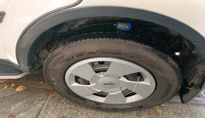 2017 Mahindra XUV500 W6, Diesel, Manual, 95,783 km, tyre