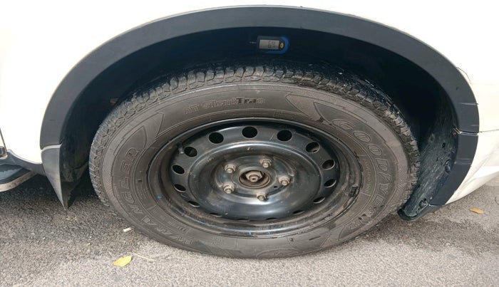 2017 Mahindra XUV500 W6, Diesel, Manual, 95,783 km, tyre