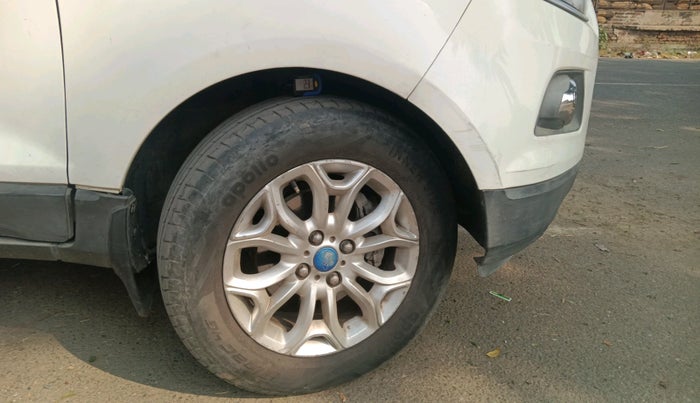 2016 Ford Ecosport TITANIUM 1.5L DIESEL, Diesel, Manual, 1,06,624 km, tyre