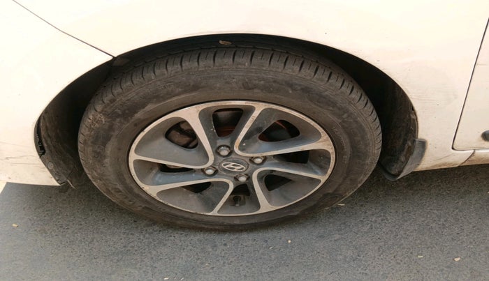 2017 Hyundai Grand i10 SPORTZ (O) AT 1.2 KAPPA VTVT, Petrol, Automatic, 39,241 km, tyre