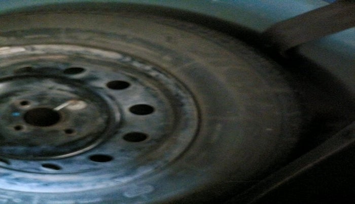 2013 Maruti Swift VXI, Petrol, Manual, 37,718 km, tyre