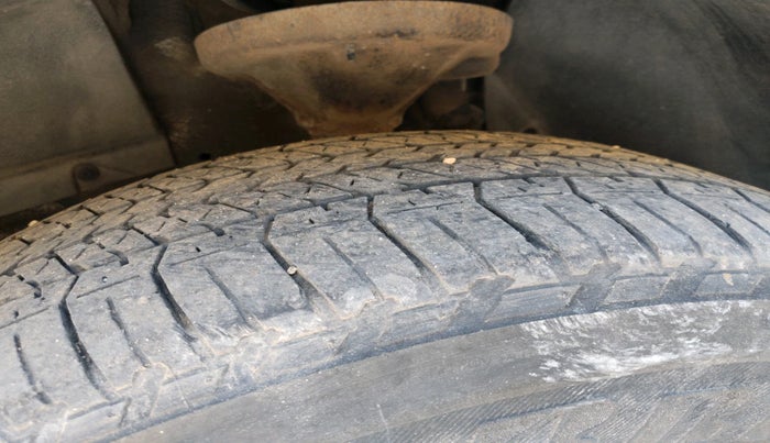 2012 Mahindra XUV500 W8, Diesel, Manual, 2,32,038 km, tyre