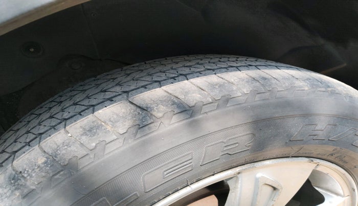 2012 Mahindra XUV500 W8, Diesel, Manual, 2,32,038 km, tyre