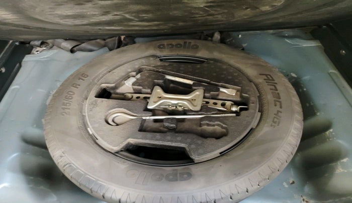 2017 Maruti Vitara Brezza ZDI, Diesel, Manual, 1,17,388 km, tyre