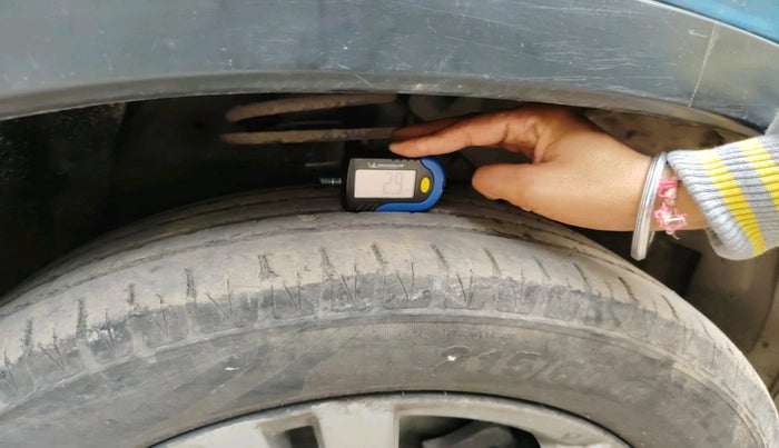 2017 Maruti Vitara Brezza ZDI, Diesel, Manual, 1,17,388 km, tyre