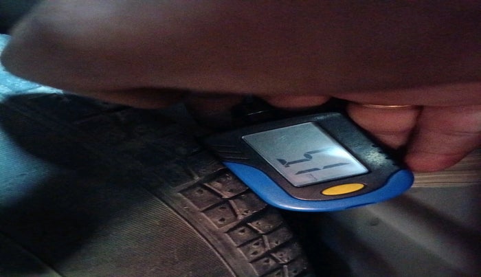 2014 Maruti Swift VXI, Petrol, Manual, 25,882 km, tyre