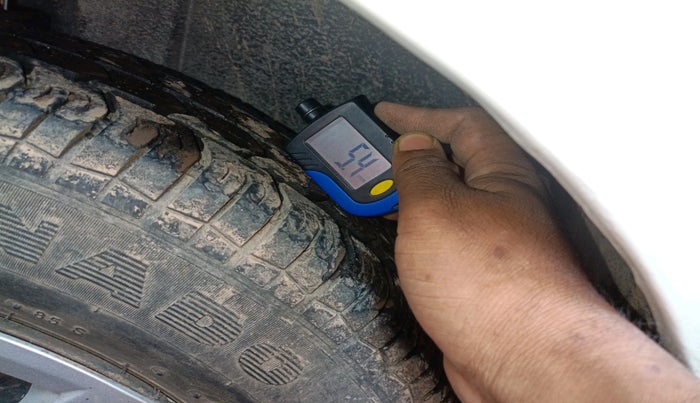 2014 Maruti Swift VXI, Petrol, Manual, 25,882 km, tyre