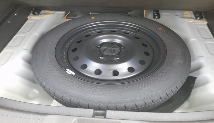 2024 Maruti Grand Vitara SIGMA SMART HYBRID, Petrol, Manual, 7,558 km, tyre