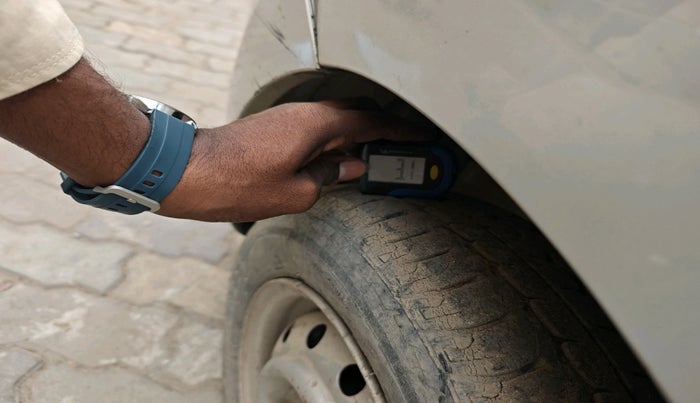 2011 Maruti Wagon R 1.0 LXI, Petrol, Manual, 49,749 km, tyre