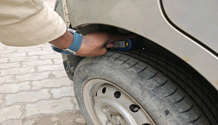 2011 Maruti Wagon R 1.0 LXI, Petrol, Manual, 49,749 km, tyre