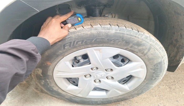 2021 Hyundai VENUE S 1.2, Petrol, Manual, 26,063 km, tyre