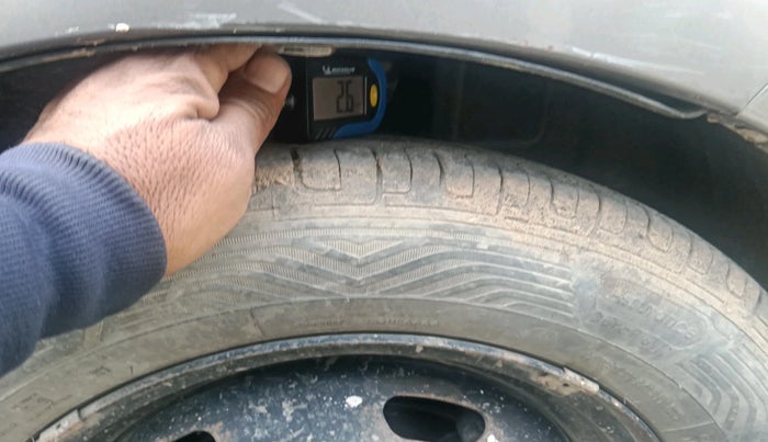 2017 Datsun Redi Go T (O), Petrol, Manual, 1,27,303 km, tyre