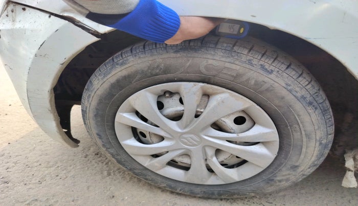 2019 Maruti Swift LXI, Petrol, Manual, 2,04,731 km, tyre