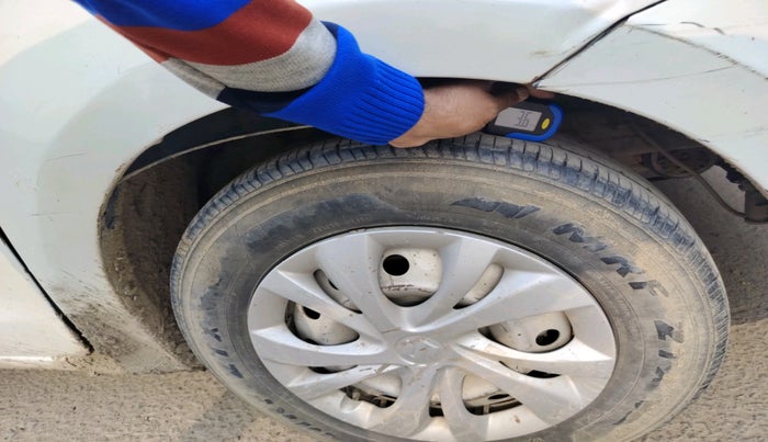 2019 Maruti Swift LXI, Petrol, Manual, 2,04,731 km, tyre