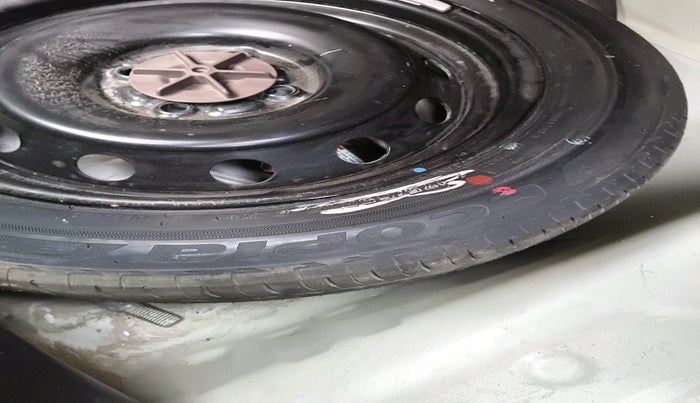 2019 Maruti IGNIS DELTA 1.2, Petrol, Manual, 59,923 km, tyre