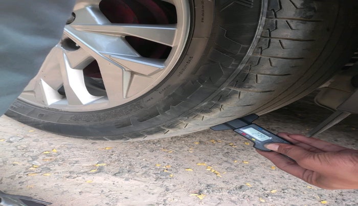 2016 Hyundai Creta E PLUS 1.6 PETROL, Petrol, Manual, 1,17,463 km, tyre