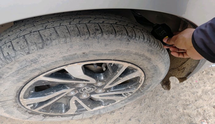 2021 Toyota Innova Crysta 2.4 GX 7 STR, Diesel, Manual, 74,432 km, tyre