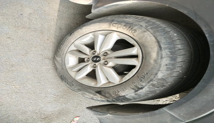 2017 Hyundai Creta SX PLUS 1.6 DIESEL, Diesel, Manual, 72,033 km, tyre