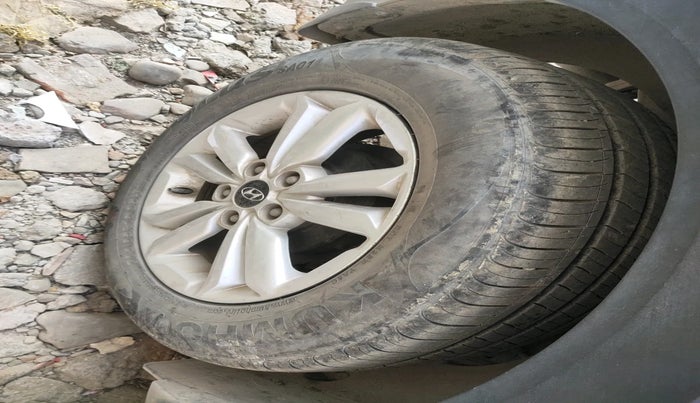 2017 Hyundai Creta SX PLUS 1.6 DIESEL, Diesel, Manual, 72,033 km, tyre