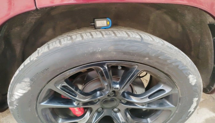 2020 Jeep GRAND CHEROKEE SRT 6.4 V8, Petrol, Automatic, 28,227 km, tyre