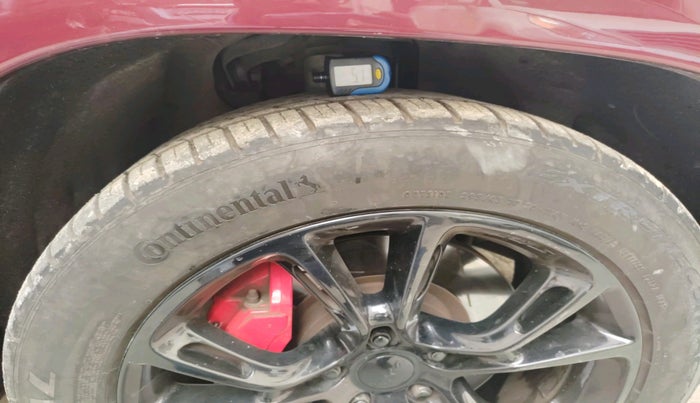 2020 Jeep GRAND CHEROKEE SRT 6.4 V8, Petrol, Automatic, 28,227 km, tyre