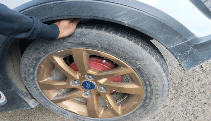 2019 Ford FREESTYLE TITANIUM 1.2 PETROL, Petrol, Manual, 83,766 km, tyre