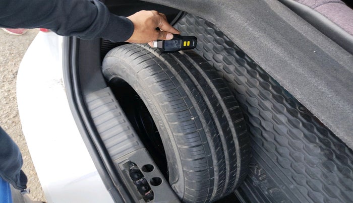 2019 Ford FREESTYLE TITANIUM 1.2 PETROL, Petrol, Manual, 83,766 km, tyre