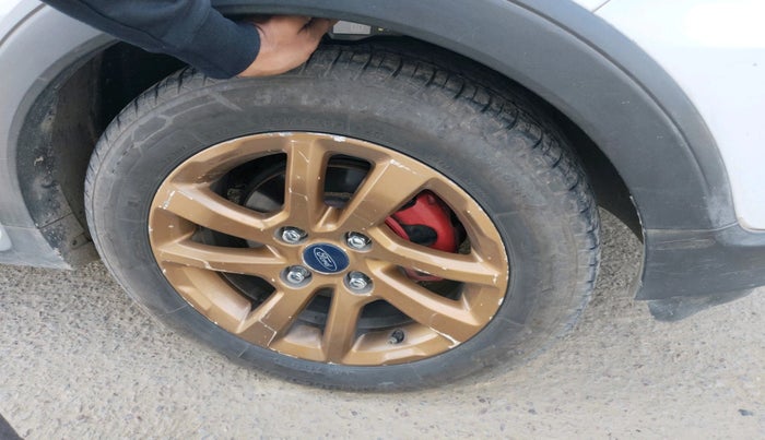 2019 Ford FREESTYLE TITANIUM 1.2 PETROL, Petrol, Manual, 83,766 km, tyre