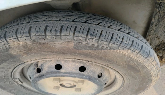 2016 Maruti Alto 800 VXI, Petrol, Manual, 50,910 km, tyre