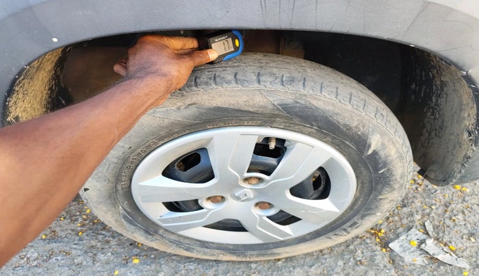 2016 Renault Kwid RXT 0.8, Petrol, Manual, 79,784 km, tyre