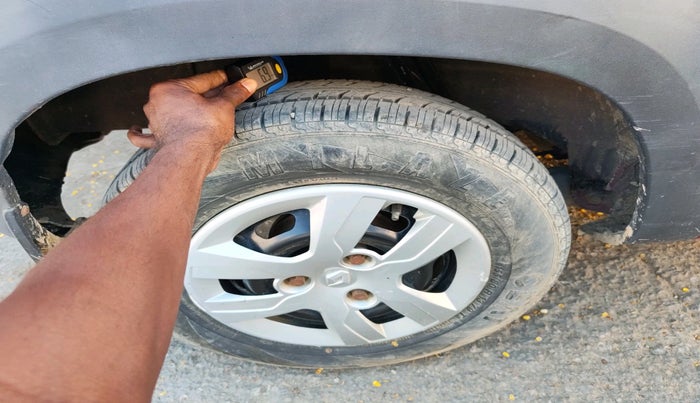 2016 Renault Kwid RXT 0.8, Petrol, Manual, 79,784 km, tyre