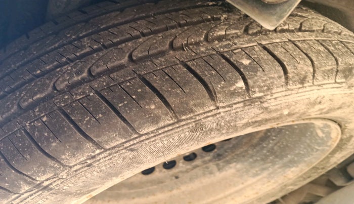 2021 MG HECTOR PLUS SUPER 1.5 PETROL TURBO HYBRID MT 7-STR, Petrol, Manual, 44,743 km, tyre