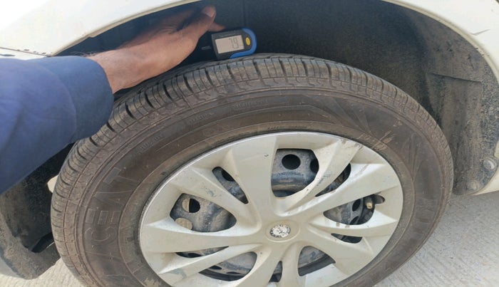 2015 Maruti Swift VXI, Petrol, Manual, 1,13,993 km, tyre