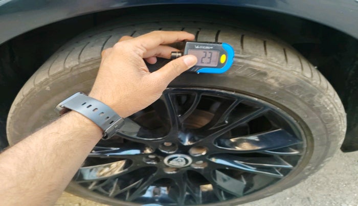 2011 Jaguar XF 3.0 DIESEL, Diesel, Automatic, 82,219 km, tyre