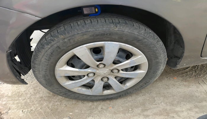 2013 Hyundai Eon MAGNA +, Petrol, Manual, 80,280 km, tyre