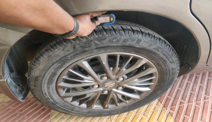 2021 Maruti Ertiga ZXI+ SHVS, Petrol, Manual, 29,712 km, tyre