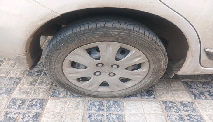 2014 Honda Amaze 1.2L I-VTEC E, Petrol, Manual, 95,387 km, tyre