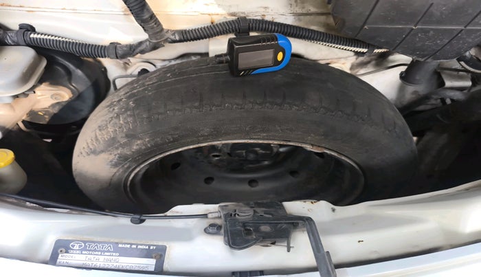 2014 Tata Nano TWIST XT, Petrol, Manual, 88,420 km, tyre