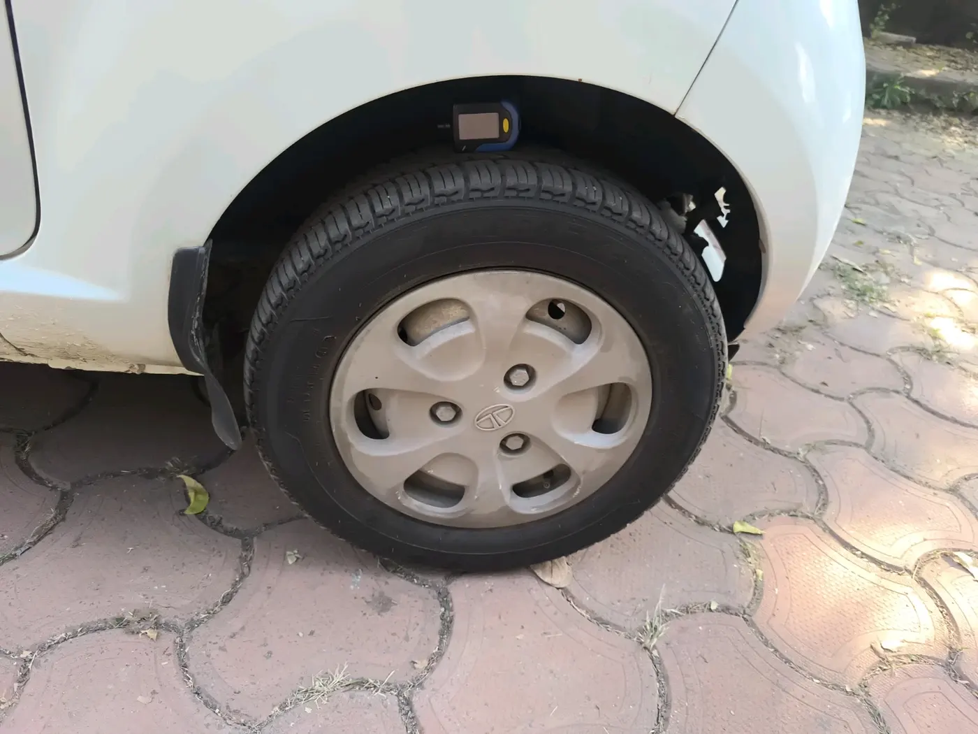 2014 Tata Nano TWIST XT, Petrol, Manual, 88,420 km, tyre