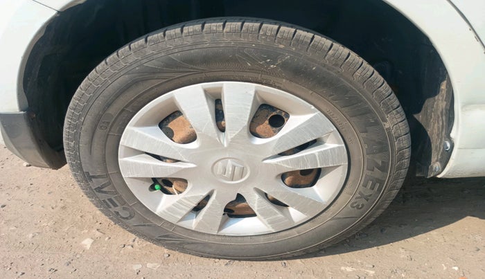 2014 Maruti Swift Dzire VXI, Petrol, Manual, 92,446 km, tyre