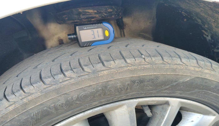 2016 Fiat Linea EMOTION 1.3 L ADVANCED MULTIJET, Diesel, Manual, 1,40,000 km, tyre