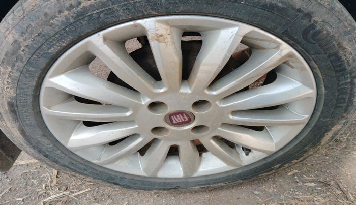 2016 Fiat Linea EMOTION 1.3 L ADVANCED MULTIJET, Diesel, Manual, 1,40,000 km, tyre