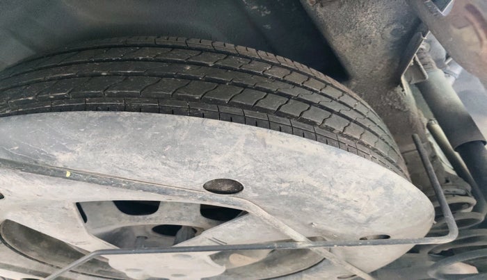 2014 Nissan Terrano XL D PLUS, Diesel, Manual, 1,59,054 km, tyre