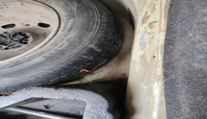 2013 Skoda Rapid AMBITION 1.6 TDI CR MT, Diesel, Manual, 73,399 km, tyre