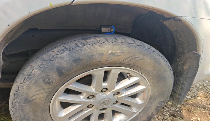 2012 Toyota Fortuner 3.0 4X4 MT, Diesel, Manual, 2,97,521 km, tyre